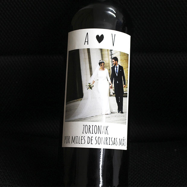 botella de vino boda pareja